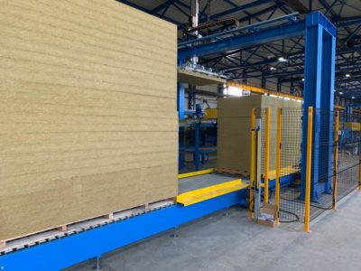 Impianti e linee per la produzione in continuo pannelli sandwich - Aggiornamenti - Sezione lana minerale macchina dosatrice colla