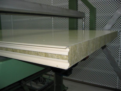 Sistema de produção de painéis sandwich – atualização das máquinas – Secção lã mineral máquina de dosar cola